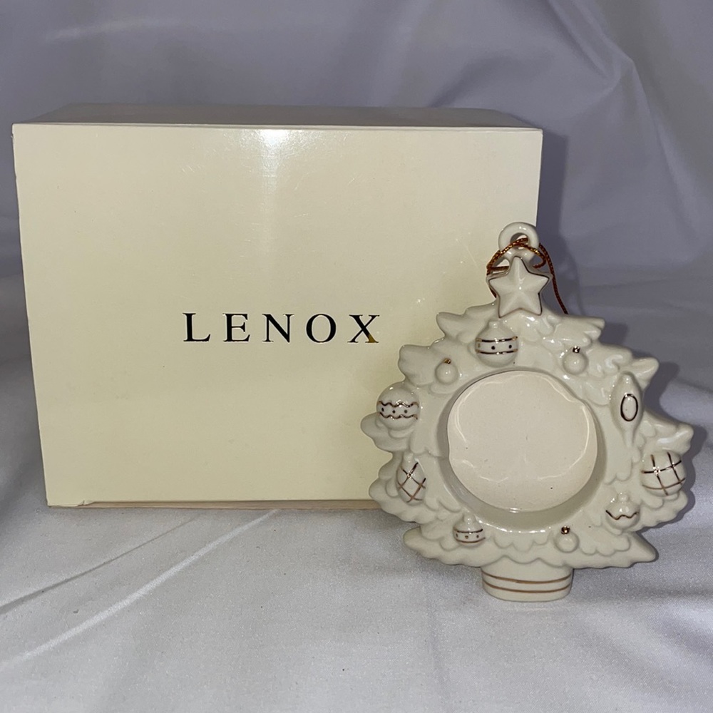 Lennox Ornament